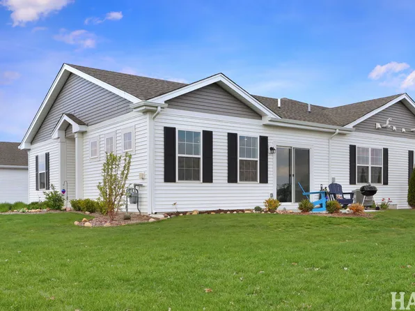 6445 Juniper Dr, Wonder Lake, IL 60097