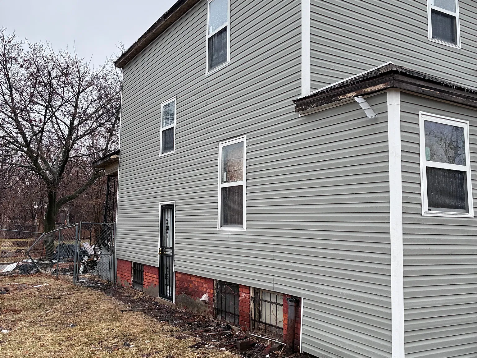 4 bed, 1448 sqft, $2,200 — Photo 1