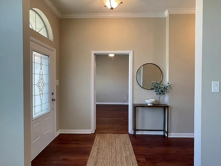 1919 Lennox Ln — Photo 8
