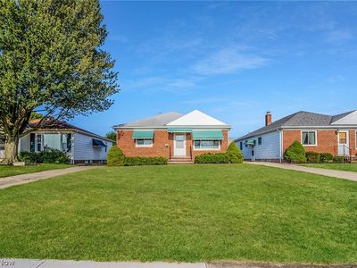 3325 Glenbar Dr, Fairview Park, OH, 44126