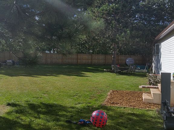 Amazing lg yard/fenced too