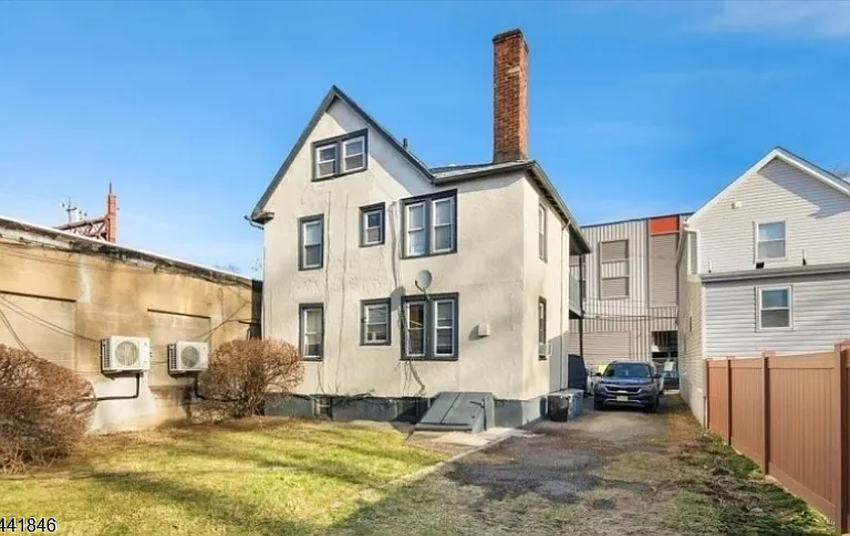 6 Lackawanna Pl #2F — Photo 12
