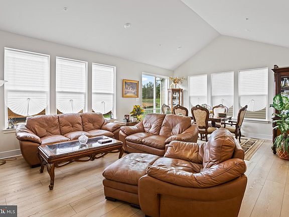 5th image of 5332 Kings Canyon Ct