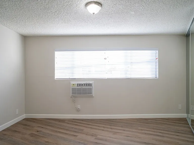 10725 Acama St — Photo 20