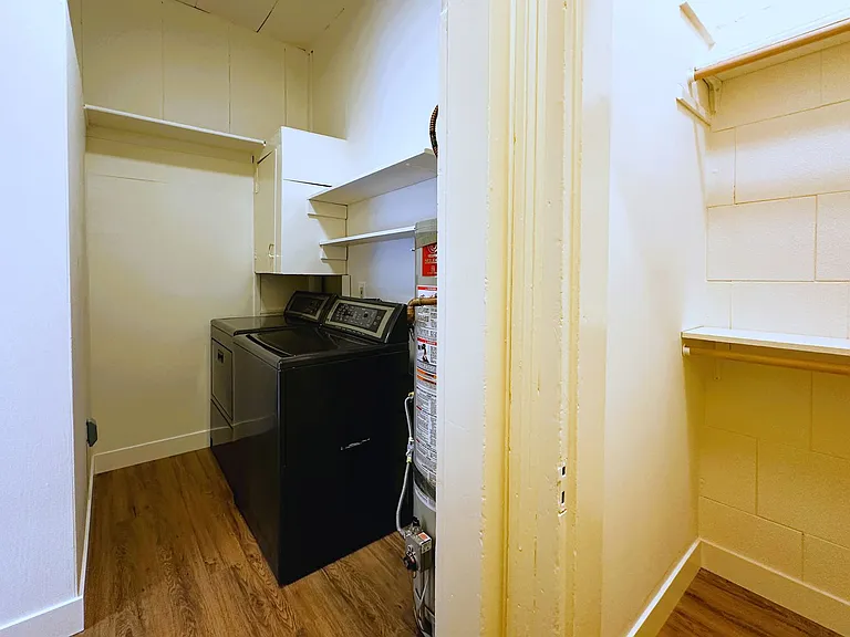 524 Western Ave — Photo 16