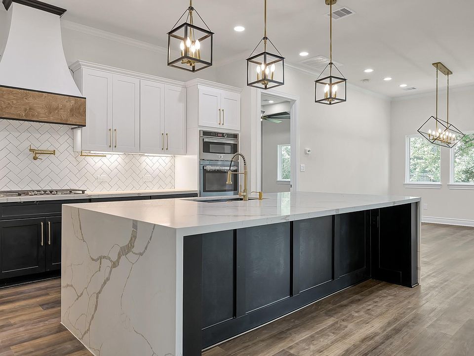 1st image of 101 Bermuda Cir
