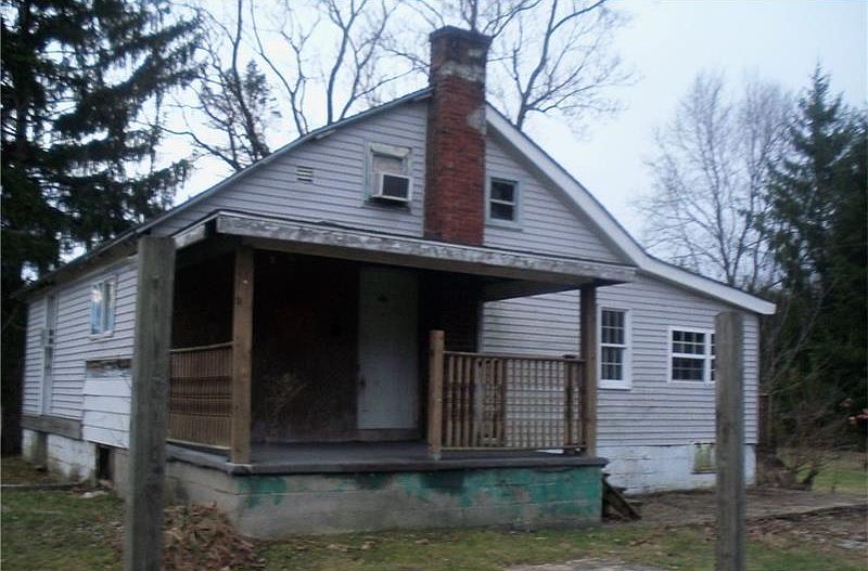 2nd image of 123-127 Tucker Dr