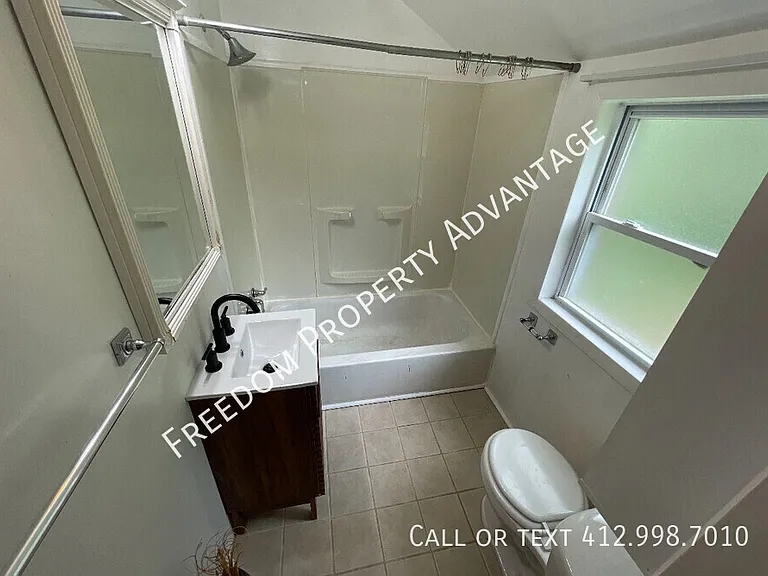 11843 Joan Dr — Photo 4
