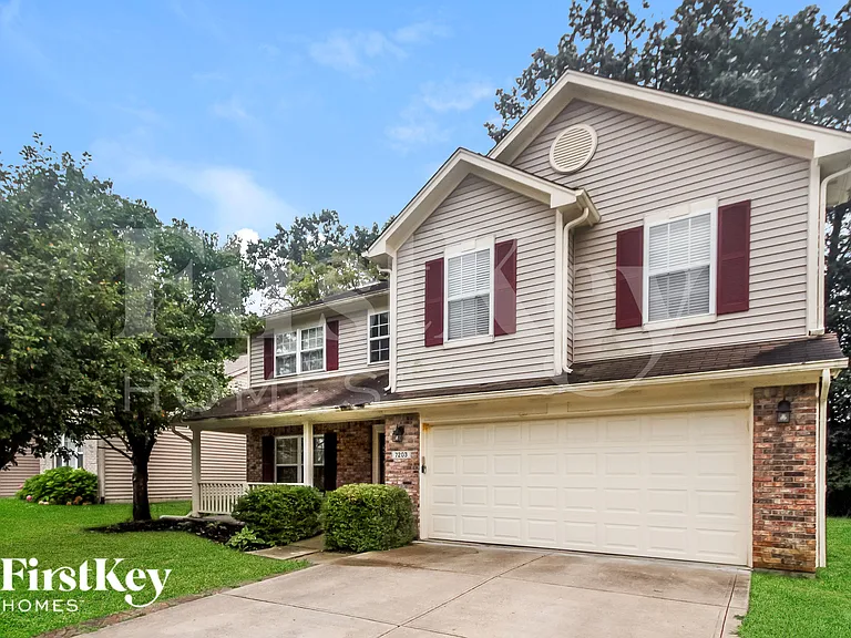 7203 Tresa Dr — Photo 2