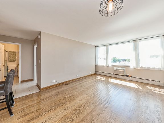 4th image of 5975 N Odell Ave Unit 5A