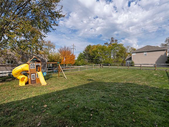 4th image of 1011 Cherryknoll Ct