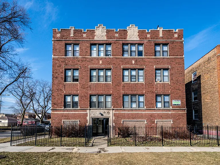 8456 S Wabash — Photo 11