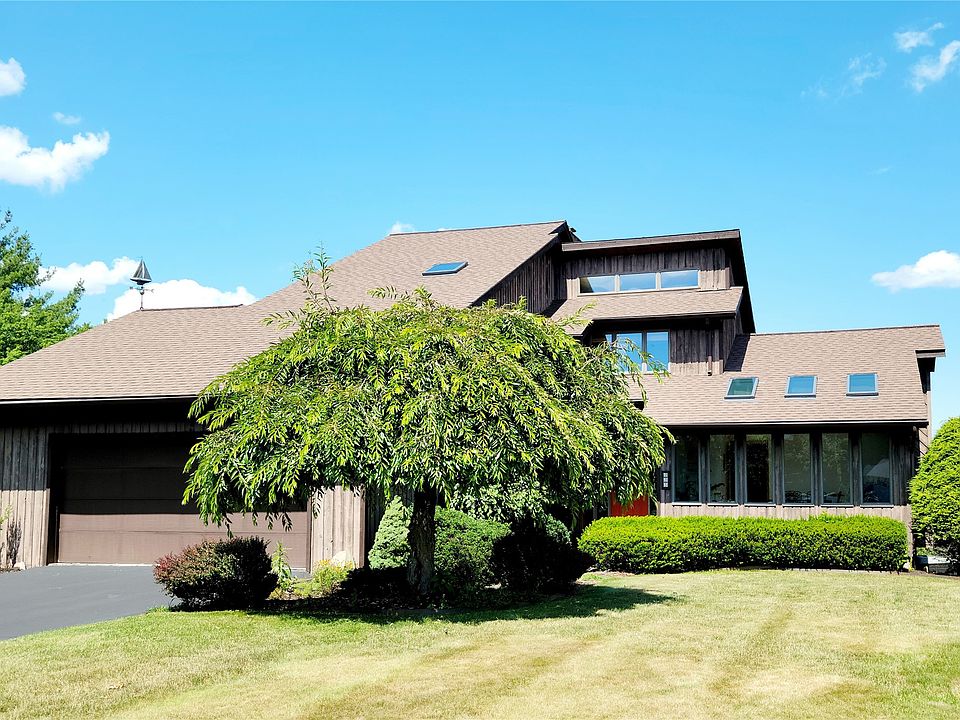 1st image of 935 Springview Dr