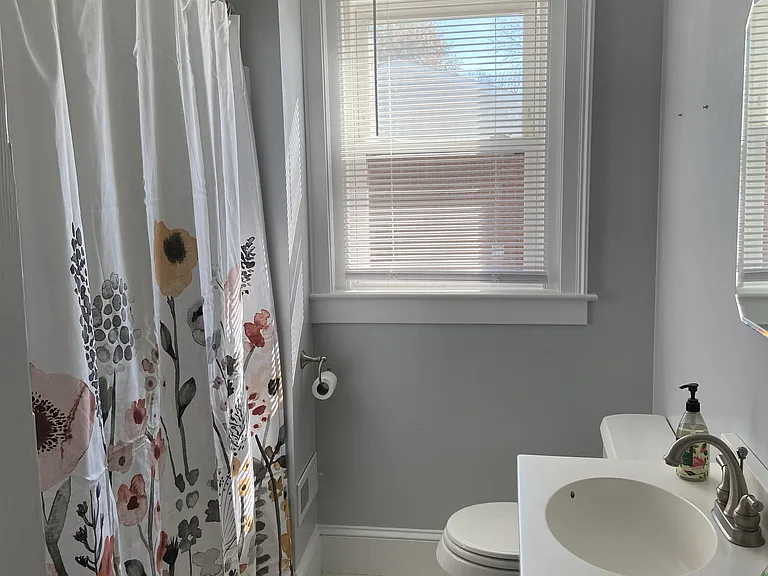 129 Hughes Ave — Photo 14