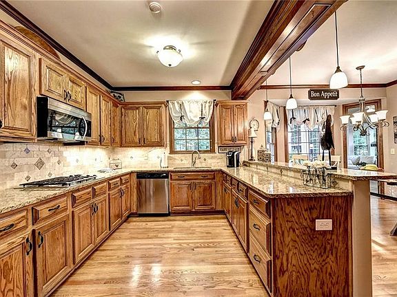 5th image of 1965 Skidmore Cir