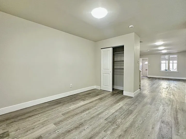 3120 Haverford Ave — Photo 2