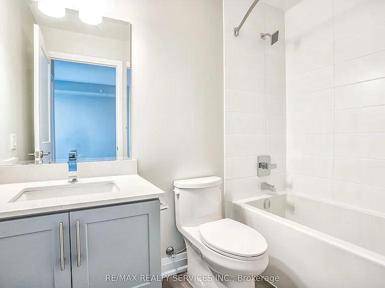 15 Lynch St #2202 — Photo 17