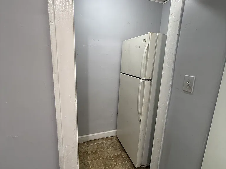 921 N Dearborn St — Photo 5