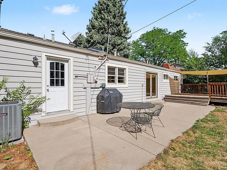 2760 S Kearney St — Photo 16