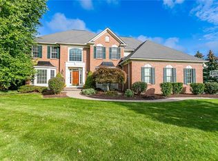 3 Lusk Farm Cir, Pittsford, NY 14534