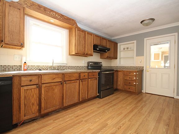 3rd image of 7690 E U Ave
