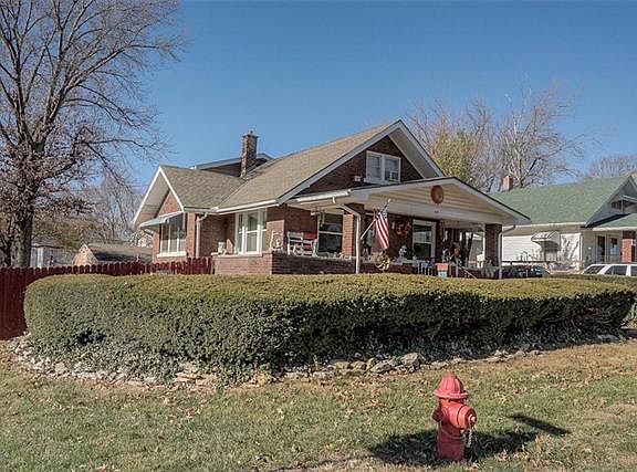 2nd image of 48 S 19th St
