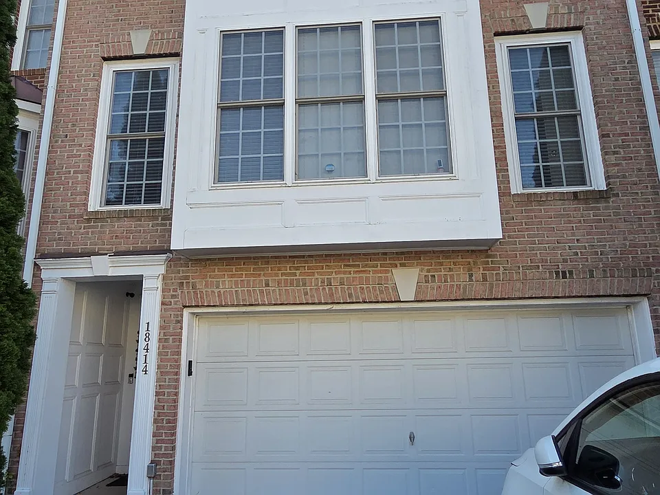 18414 Sierra Springs Sq