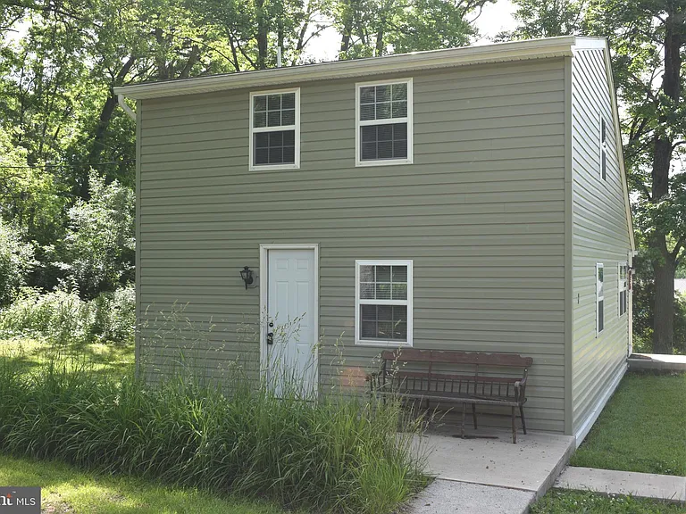 2101 Hill Rd #1 — Photo 3