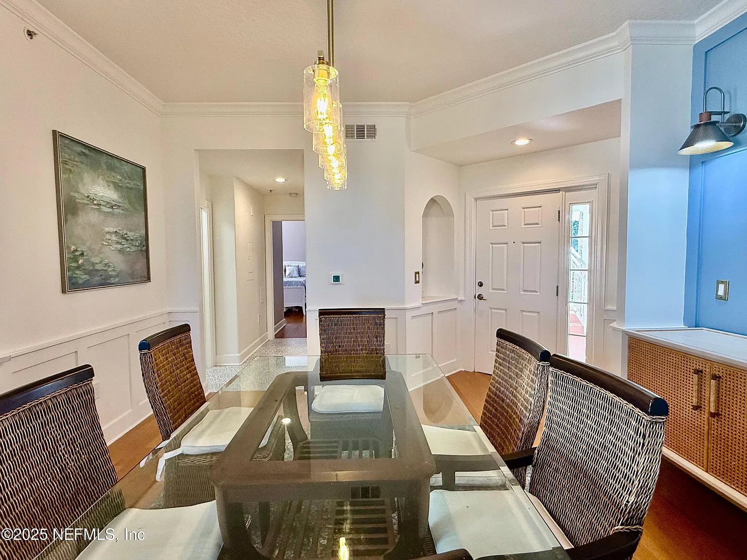 3 bed, 3.0 bath, 2239 sqft, $4,645 — Photo 3