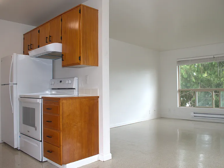 4840 S Holden St #7 — Photo 8