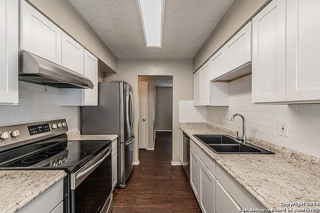 5915 Cliff Rdg — Photo 9