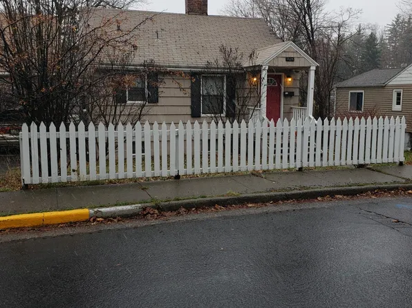 1125 NE Lybecker Rd, Pullman, WA 99163