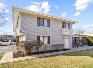 18 Dennis Ct #18, Schaumburg, IL