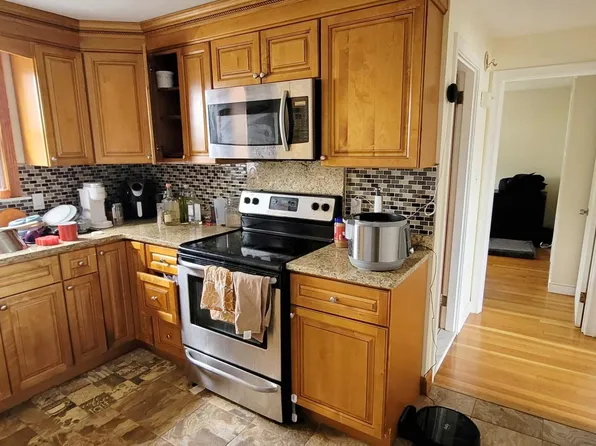 61 Highland Ter #1, Needham, MA 02494