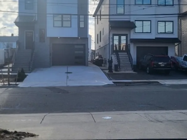 1106 Virginia St, Elizabeth City, NJ 07201