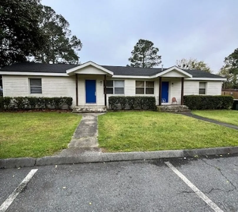 615 Cedarwood Dr