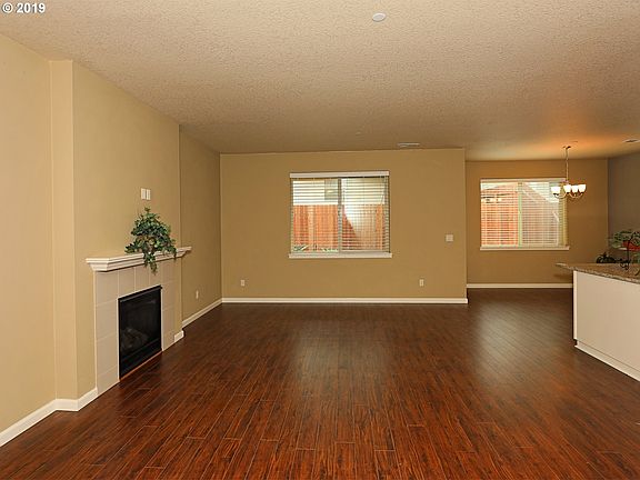4th image of 3013 NE 75th St