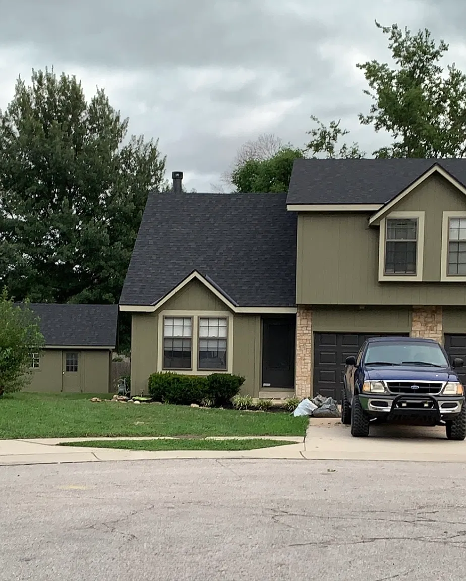 3 bed, 1.5 bath, 1340 sqft, $2,300 — Photo 2