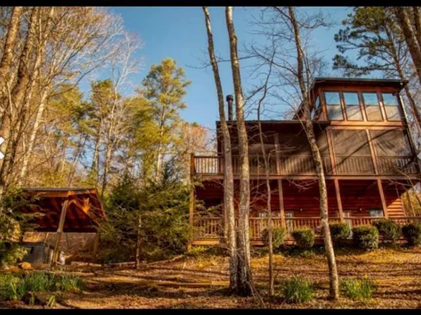 321 Laurel Cir, Blue Ridge, GA 30513