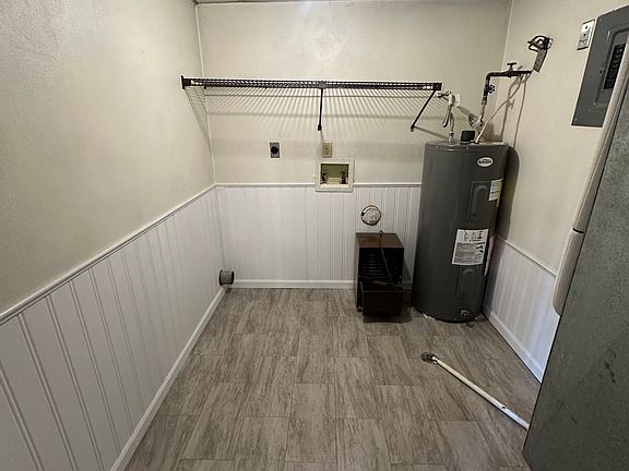 3rd image of 3821 Candlelight Dr Unit 6