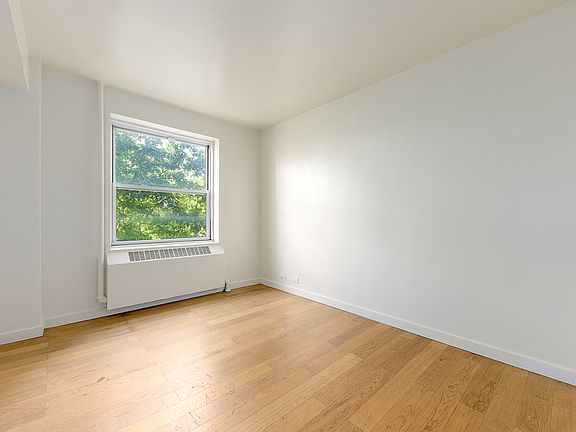 4th image of 2265 5th Ave APT 1D