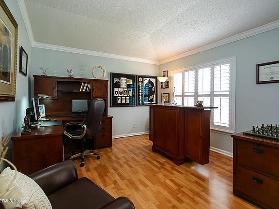 5th image of 820 Bucks Harbor Dr W