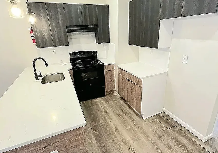 380 Avon Ave #3832L-3833R