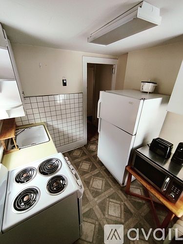2nd image of 821 Mifflin St #2