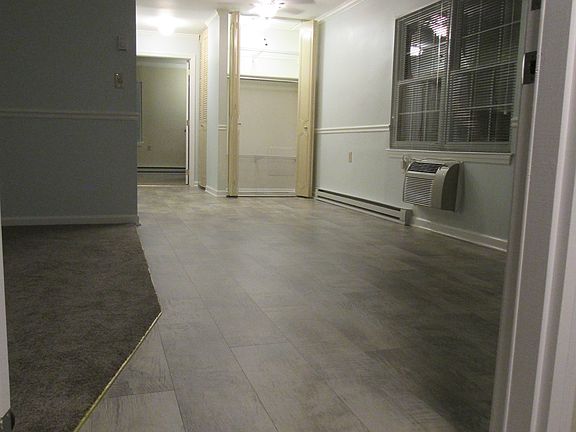 5th image of 433D Picardy Ct