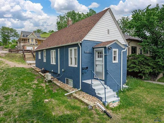 2nd image of 1110 Mount Rushmore Rd