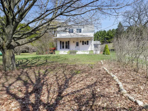 2760 River Rd, Frankfort, MI 49635