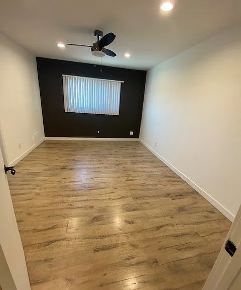 14153 Victory Blvd. — Photo 33