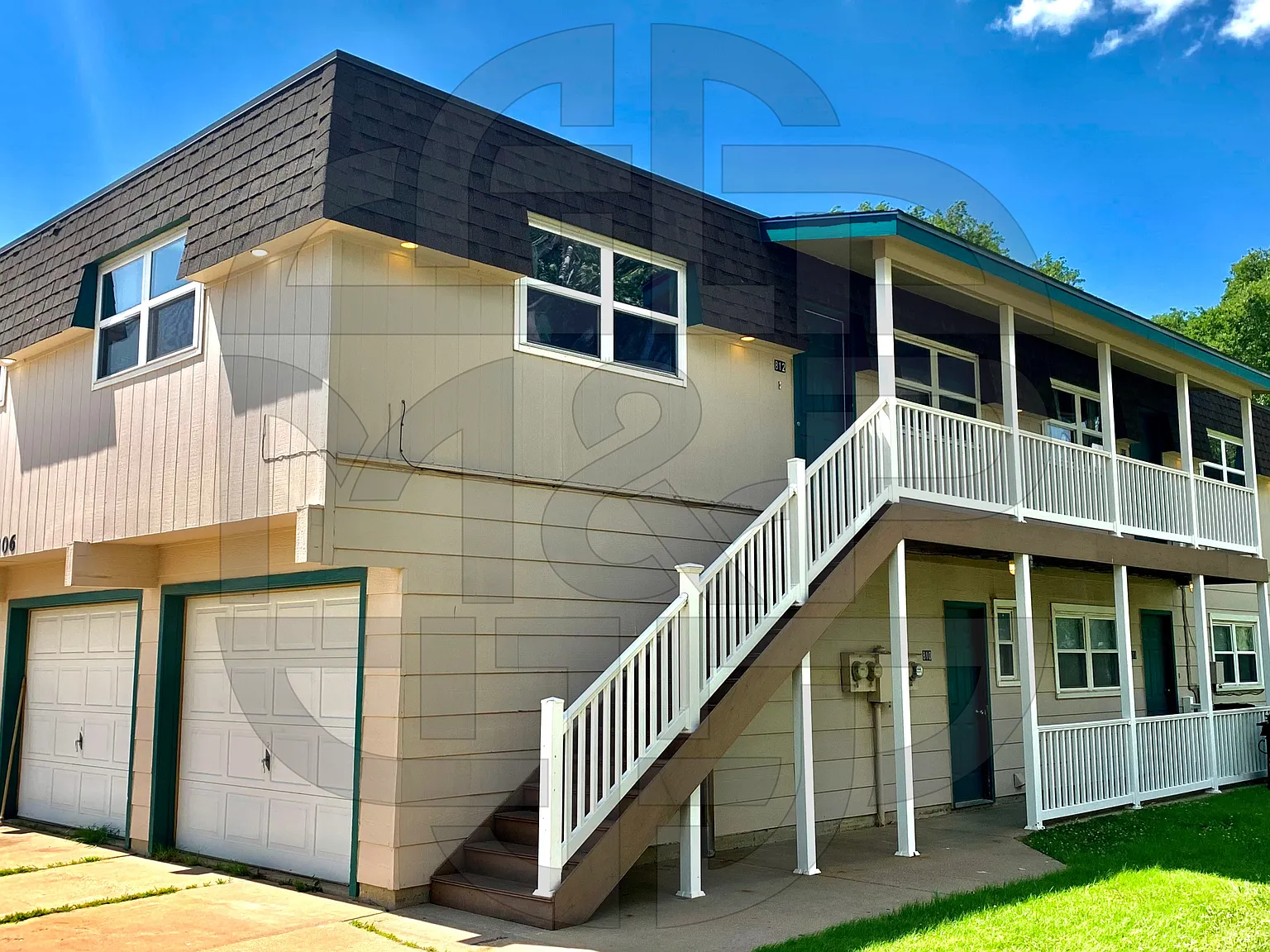 Edwards St Triplex — Photo 2