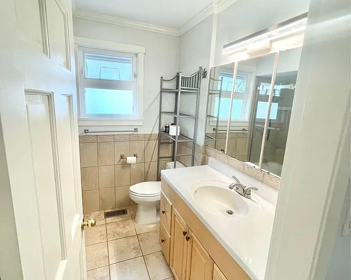 4825 Georgia St — Photo 14